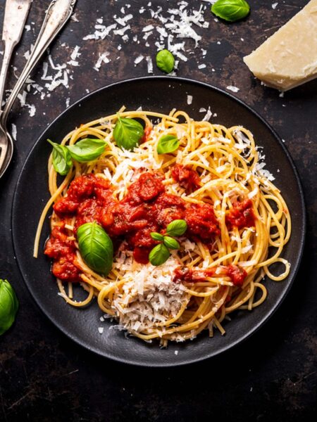 10 grandiose Pastarezepte + 10 Basisfonds und Saucenrezepte