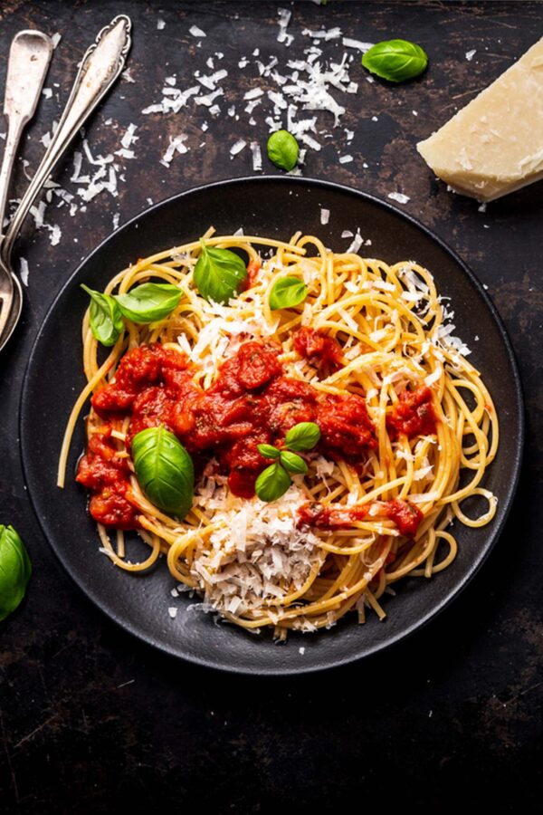 10 grandiose Pastarezepte + 10 Basisfonds und Saucenrezepte